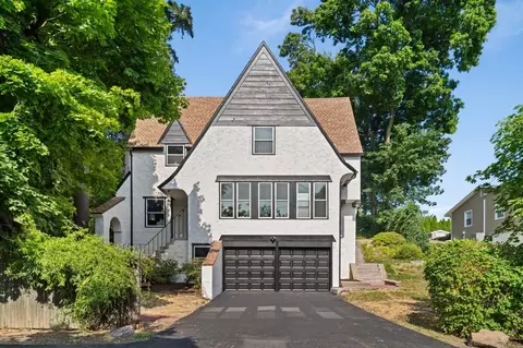 41 Revonah Ave, Stamford, CT 06905