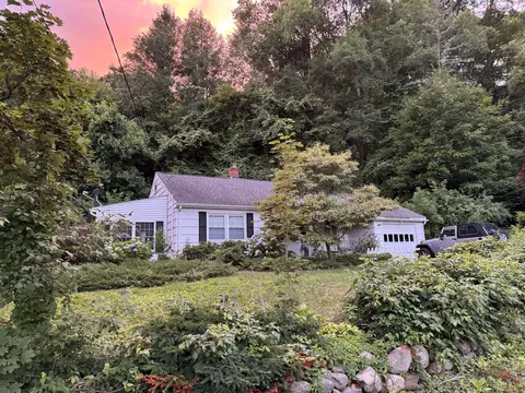 223 Clay St, Thomaston, CT 06787