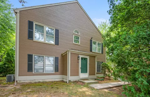 33 Newberry Ln #33, Glastonbury, CT 06033