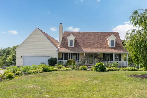 12 Blossom Ln, Wallingford, CT 06492