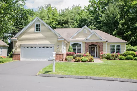 35 Worthington Dr #35, Farmington, CT 06032