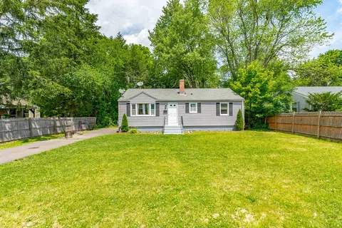 12 North Cir, Windsor, CT 06095