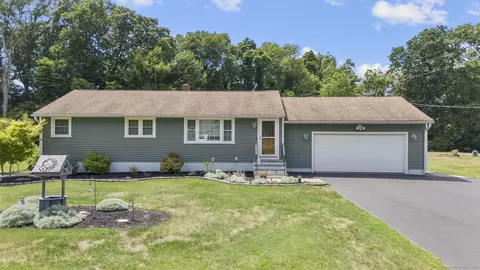 40 Country Way, North Haven, CT 06473