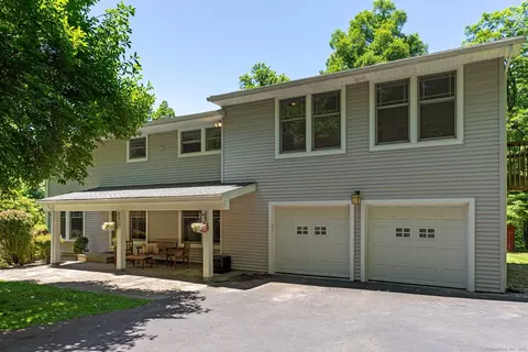 43 Valley View Dr, Farmington, CT 06032