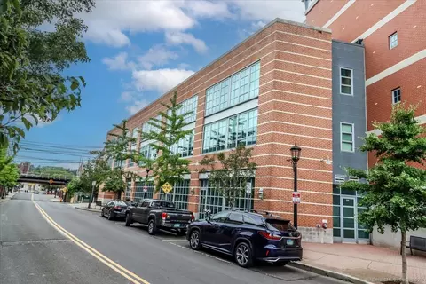 25 Marshall St #PENTHOUSE 3E, Norwalk, CT 06854