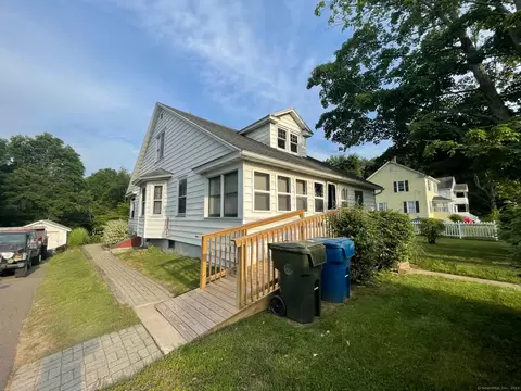 68 Grandview Ave, Berlin, CT 06037
