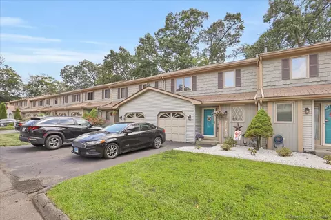 50 Scotland Rd #5J, East Hartford, CT 06108