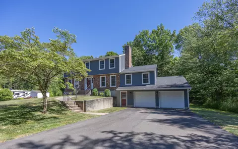 79 Vineyard Dr, Berlin, CT 06037