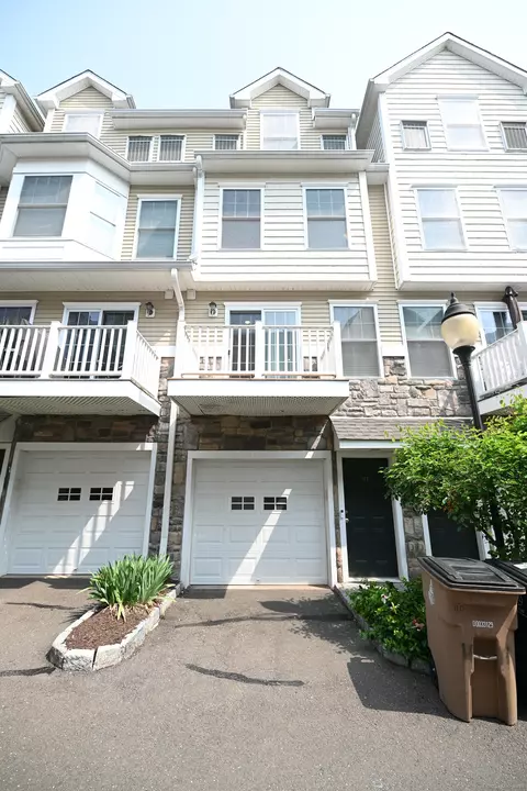 85 Camp Ave #12D, Stamford, CT 06907