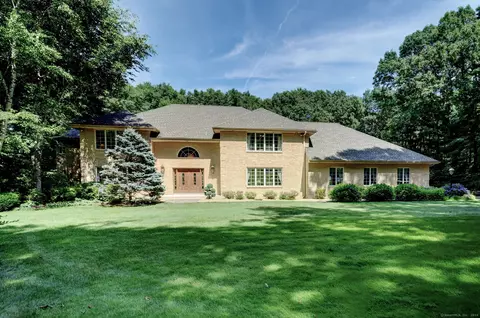186 Mariondale Dr, Southington, CT 06479