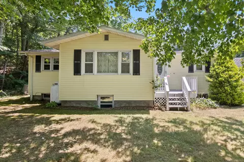 41 Wheaton Rd, East Haven, CT 06512