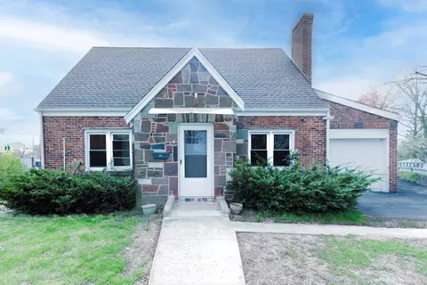 4 Hubbard Rd, Hartford, CT 06114