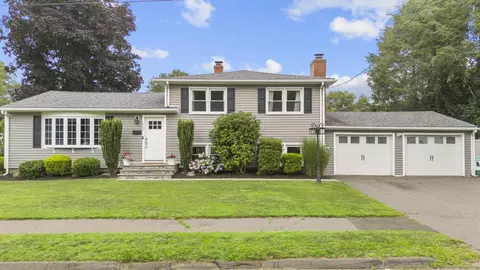 180 Manomet Ave, North Haven, CT 06473