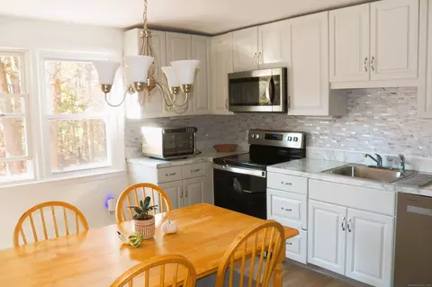 498 Radmere Rd UNIT B, Cheshire, CT 06410