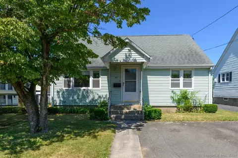 33 Kent St, Plainville, CT 06062