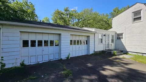 100 Becker Cir, Windsor, CT 06095