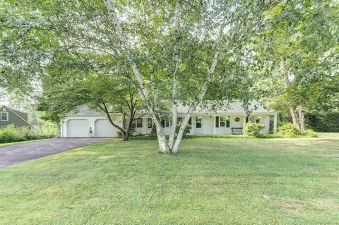 39 Cambridge Dr, Southington, CT 06489