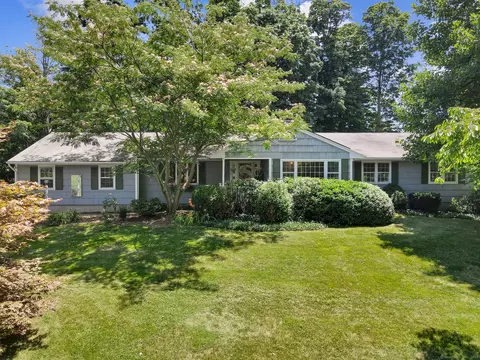 56 Featherbed Ln, Branford, CT 06405