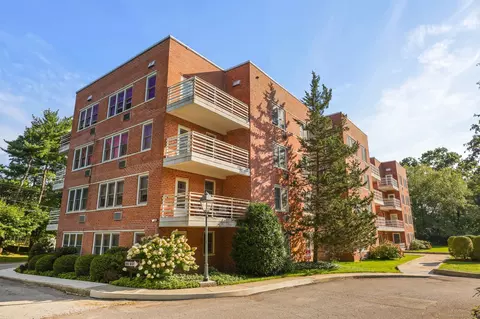 50 Lafayette Pl #3F, Greenwich, CT 06830