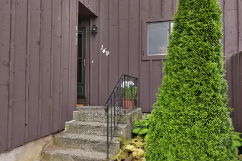 149 Webster Ct, Newington, CT 06111