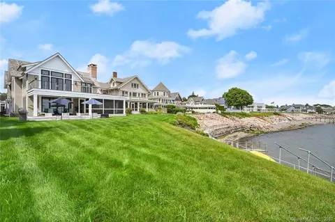 2 Elizabeth St, Branford, CT 06405