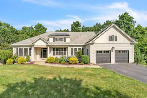 10 Beaudry Ln, Bloomfield, CT 06002