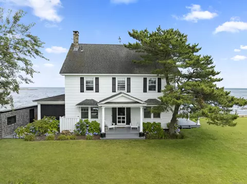 3 Clam Is, Branford, CT 06405