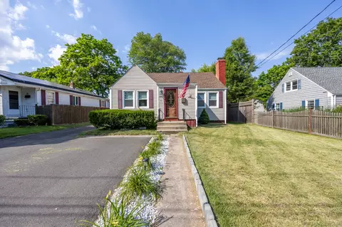 35 School St, Plainville, CT 06062