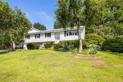 279 Westwood Rd, Stamford, CT 06902