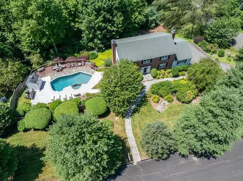 29 Happy Hill Rd, Stamford, CT 06903