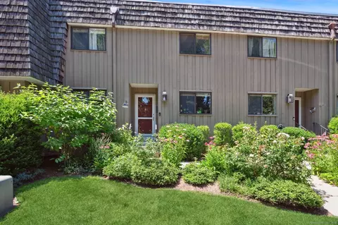 42 Ledgebrook Dr #42, Norwalk, CT 06854