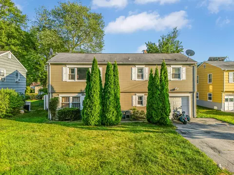 19 Pettom Rd, Norwalk, CT 06850