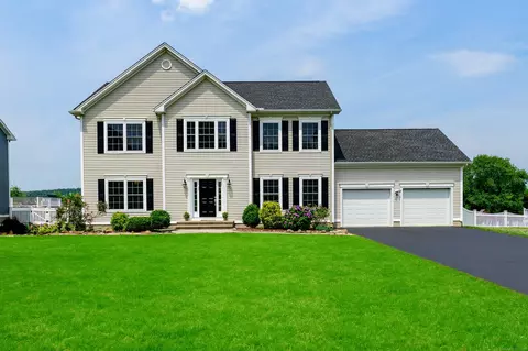 37 Warren St, Cheshire, CT 06410