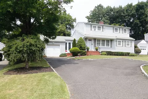 68 Unity Rd, Stamford, CT 06905