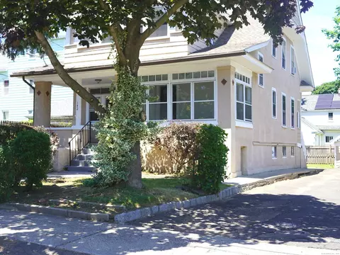 142 Arthur St, Bridgeport, CT 06605