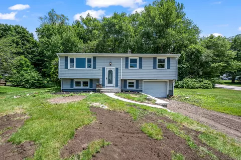 148 Norwich Salem Tpke, Montville, CT 06370