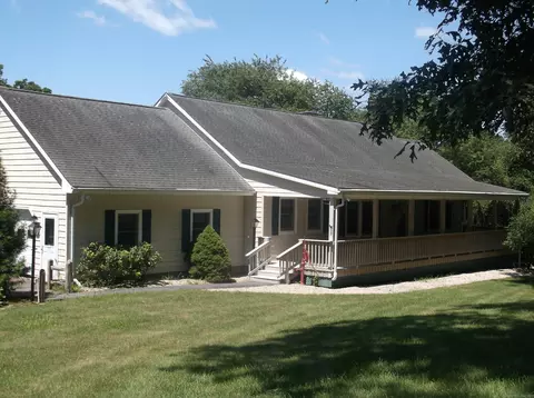 1241 Hopeville Rd, Griswold, CT 06351