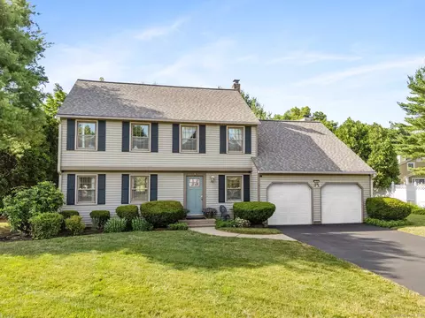 9 Newbridge Cir, Cheshire, CT 06410