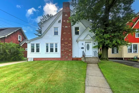 398 Center St, West Haven, CT 06516