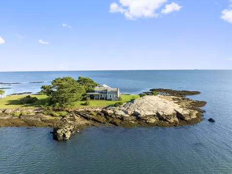 1 Clam Is, Branford, CT 06405