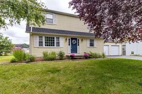 39 Bluebird Ln, Berlin, CT 06037