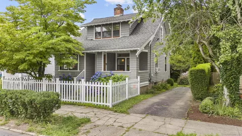 490 Courtland Ave, Bridgeport, CT 06605