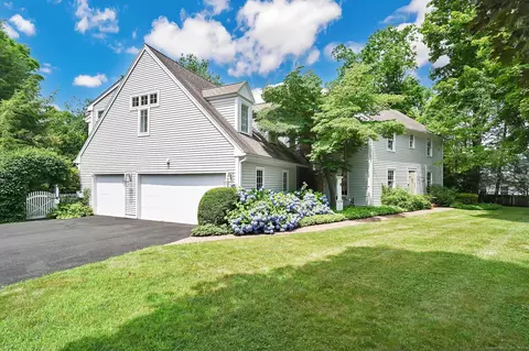 8 Colton St, Farmington, CT 06032