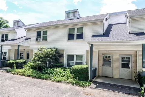 10 Canterbury Ct #10, New Milford, CT 06776