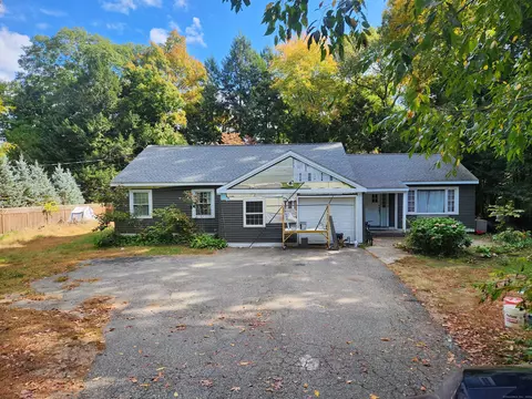 157 Chestnut St, Windham, CT 06226 photo 1