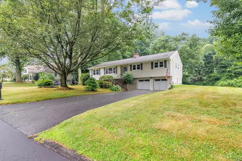 71 Johnson St, Trumbull, CT 06611