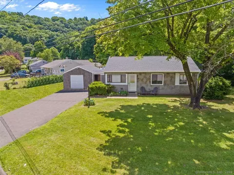 2 Richard Way, East Haven, CT 06512