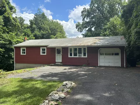 60 Summit Rd, Prospect, CT 06712