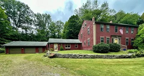 24 Wrights Crossing Rd, Pomfret, CT 06259