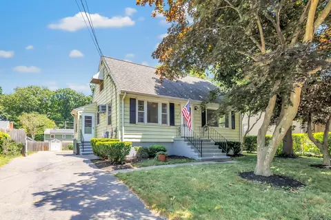 114 Lakeside Dr, Bridgeport, CT 06606